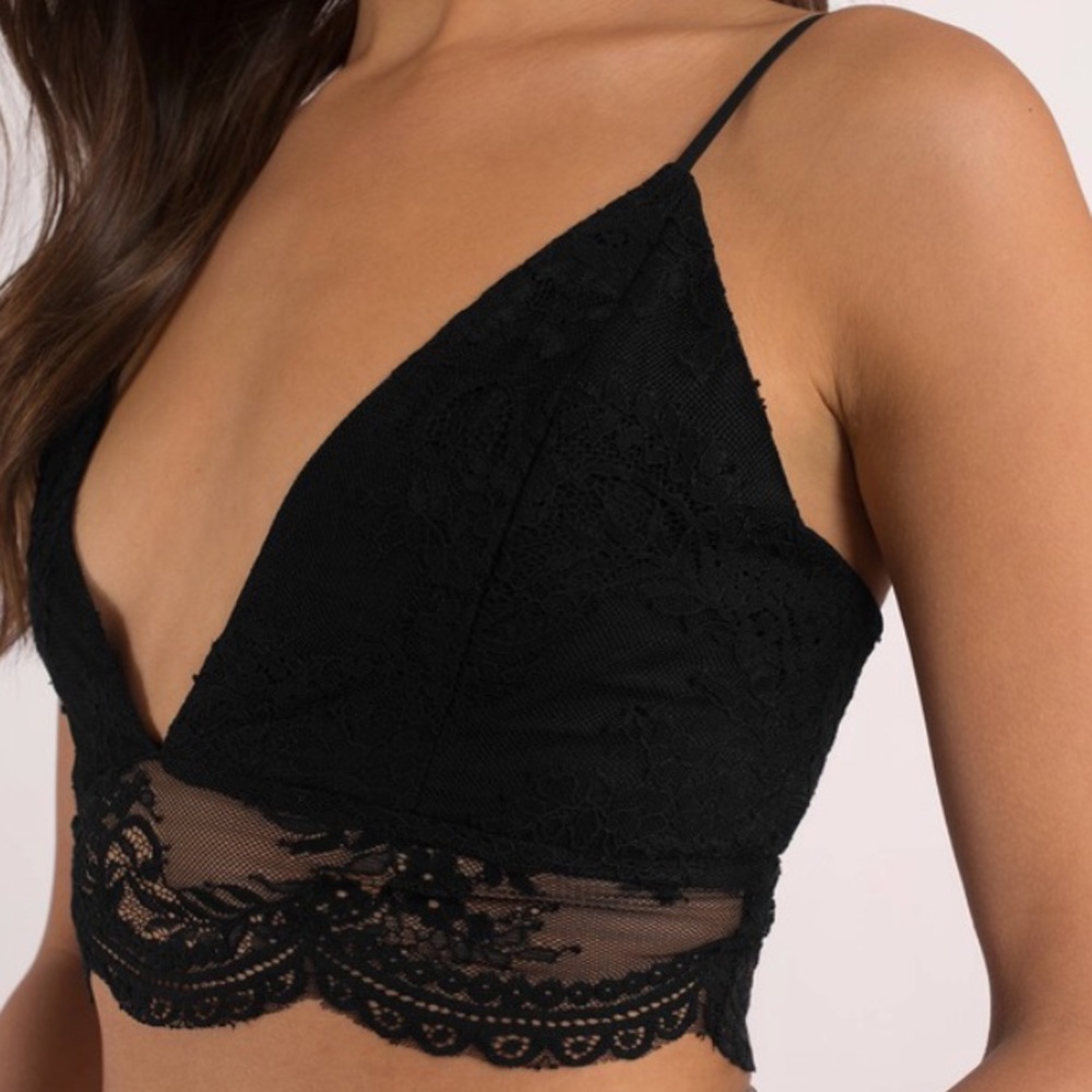 NWOT Tobi Lauren Lace Crop Top in Small